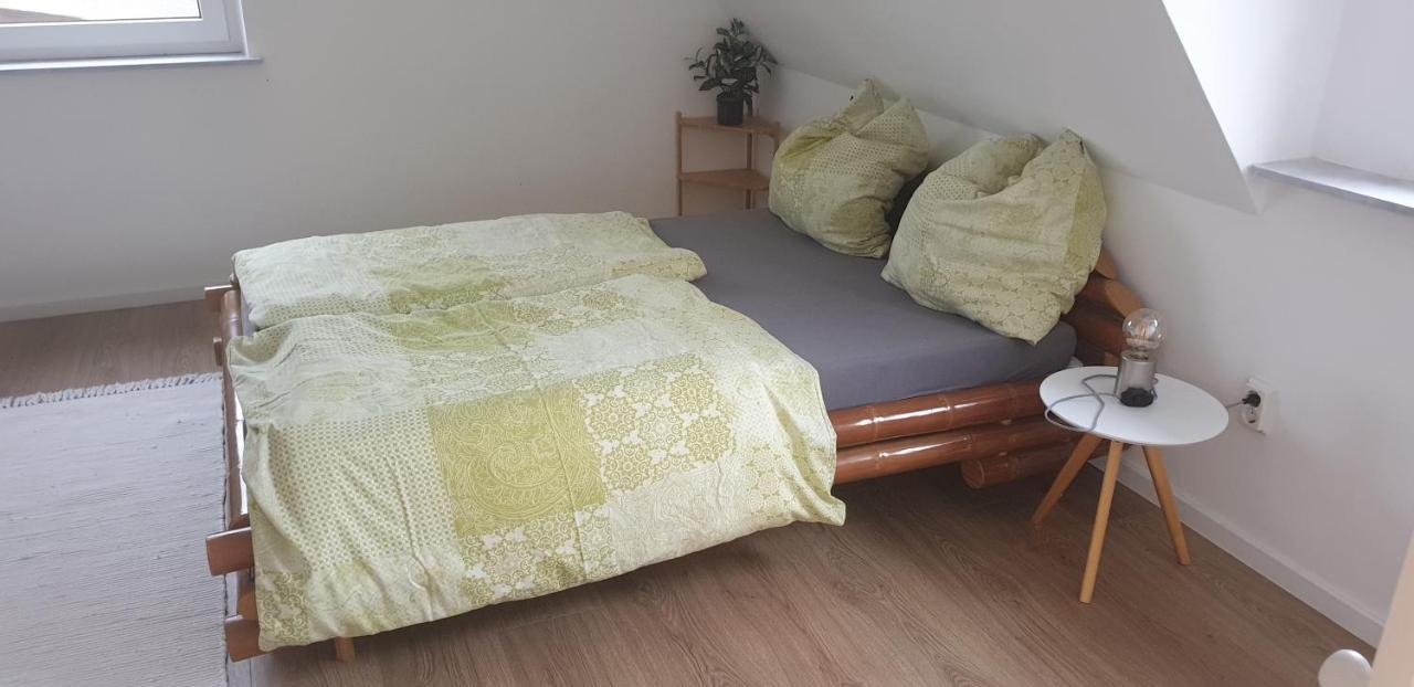 Frisch Renoviert Mit Dachterrasse - Geniesse Ruhe Und Grun Nahe Neustadt Aisch นอยชตัดท์ อัน เดอ ไอส์ช ภายนอก รูปภาพ