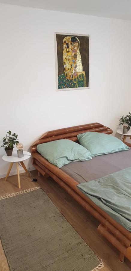 Frisch Renoviert Mit Dachterrasse - Geniesse Ruhe Und Grun Nahe Neustadt Aisch นอยชตัดท์ อัน เดอ ไอส์ช ภายนอก รูปภาพ
